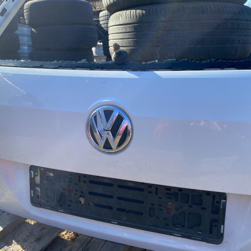 Haion / Volkswagen Passat B7 2012 / Caroserie, oglinzi si faruri