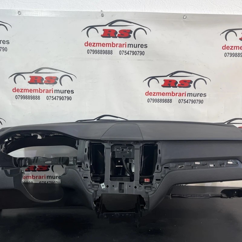 Plansa bord / Volvo XC60 D4 2019 / Interior