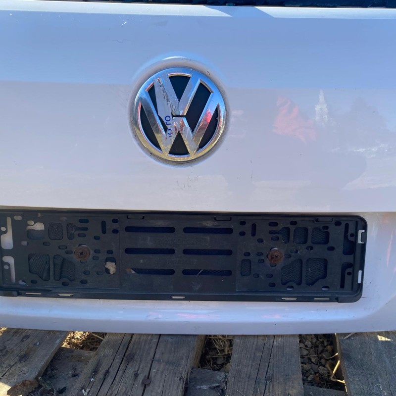 Haion / Volkswagen Passat B7 2012 / Caroserie, oglinzi si faruri