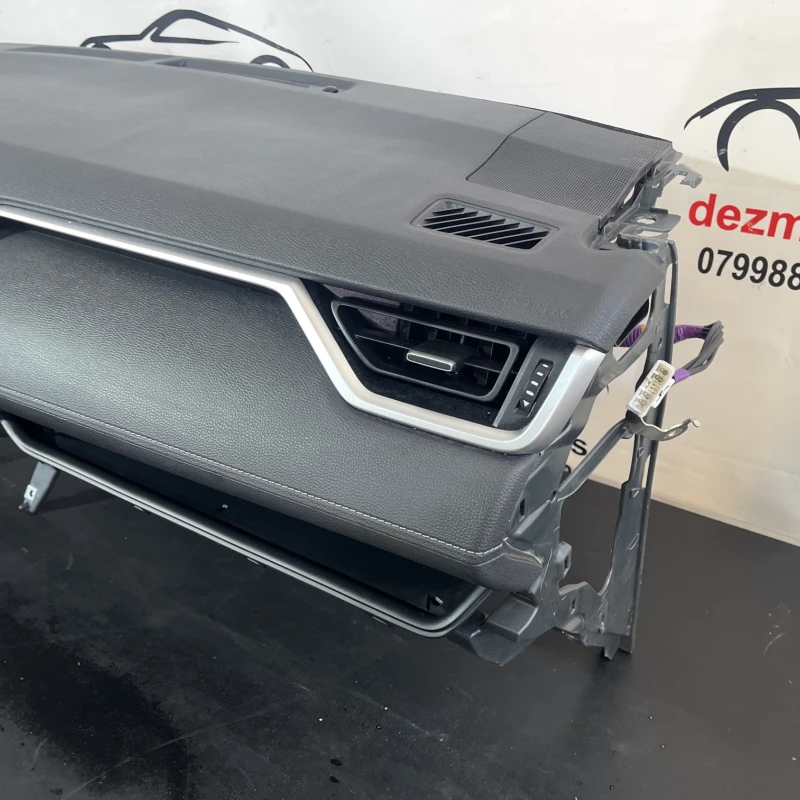 Plansa bord / Toyota Rav4 XA40 2020 / Interior