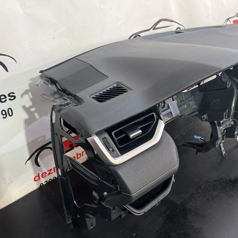 Plansa bord / Toyota Rav4 XA40 2020 / Interior