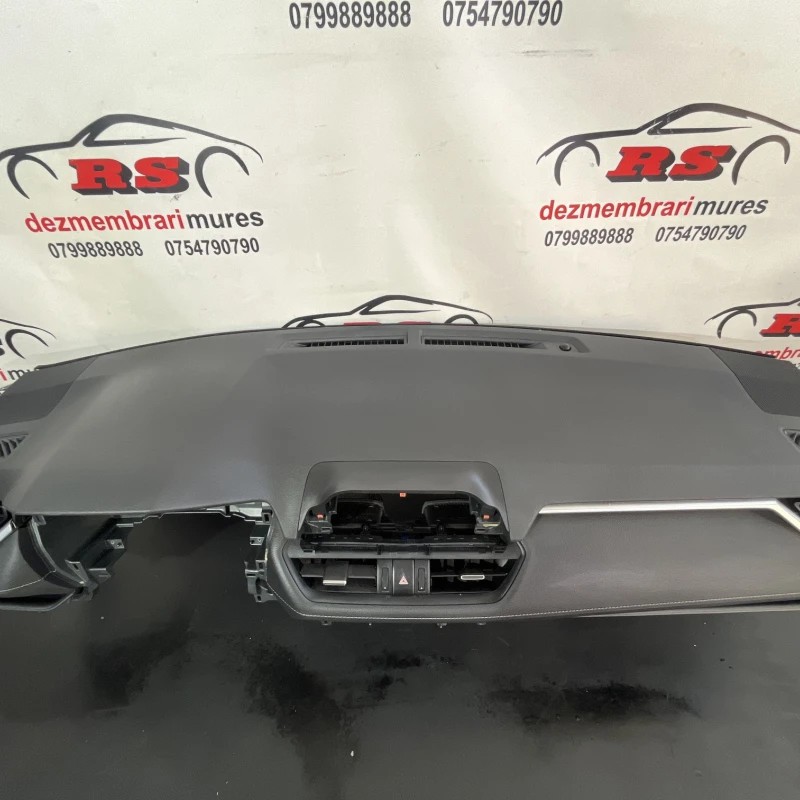 Plansa bord / Toyota Rav4 XA40 2020 / Interior