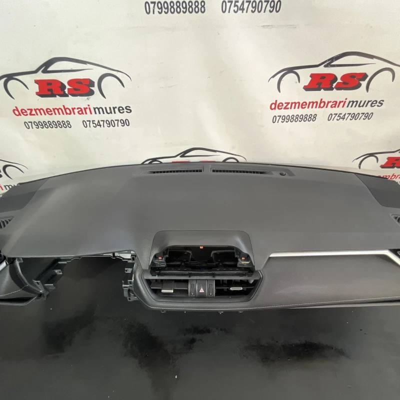 Plansa bord / Toyota Rav4 XA40 2020 / Interior