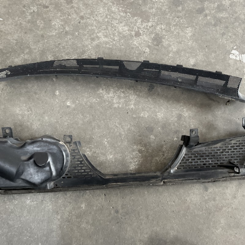 Grila stergatoare / Mercedes-Benz SL R129 1993 / Caroserie, oglinzi si faruri