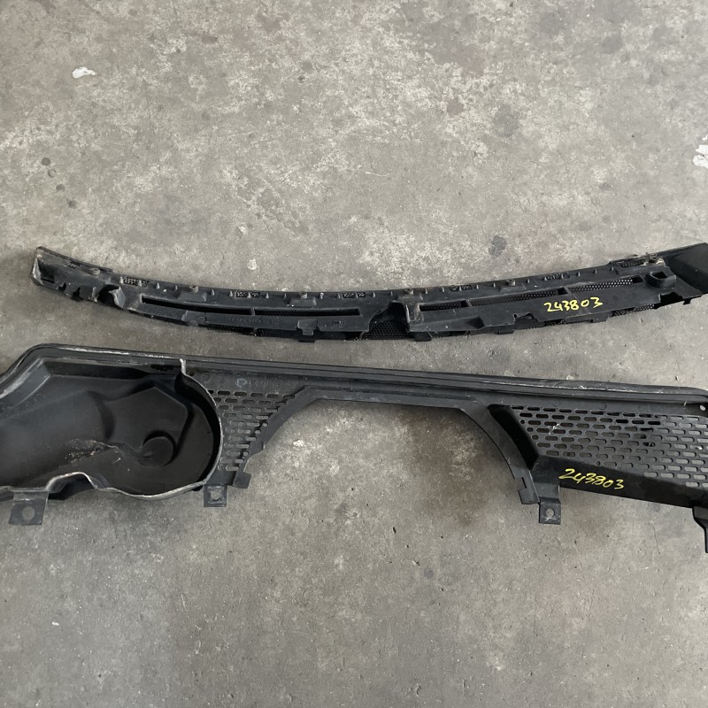 Grila stergatoare / Mercedes-Benz SL R129 1993 / Caroserie, oglinzi si faruri