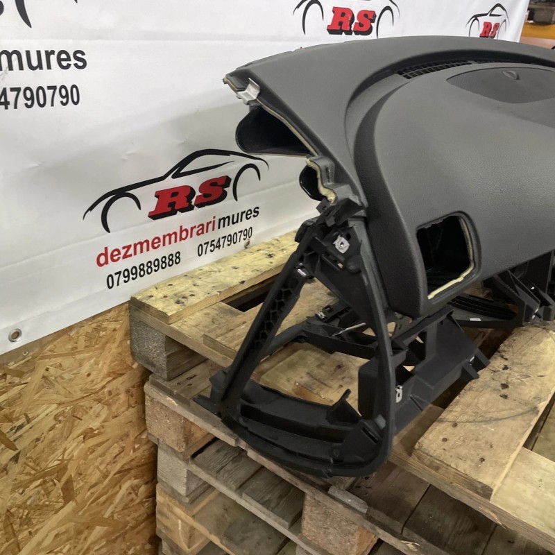 Plansa bord / Volkswagen Passat B7 2011 / Interior