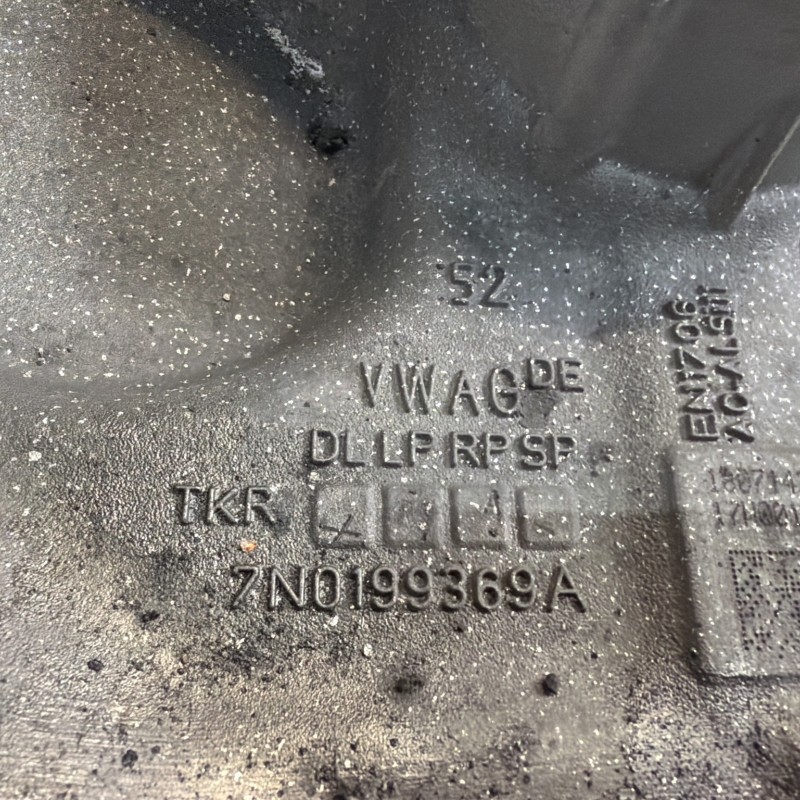 Punte fata jug suport motor / Volkswagen Passat B7 2014 / Depozit