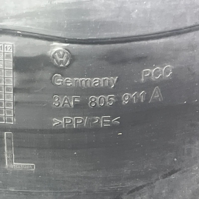 Carenaj stanga fata mic / Volkswagen Passat B7 2012 / Caroserie, oglinzi si faruri