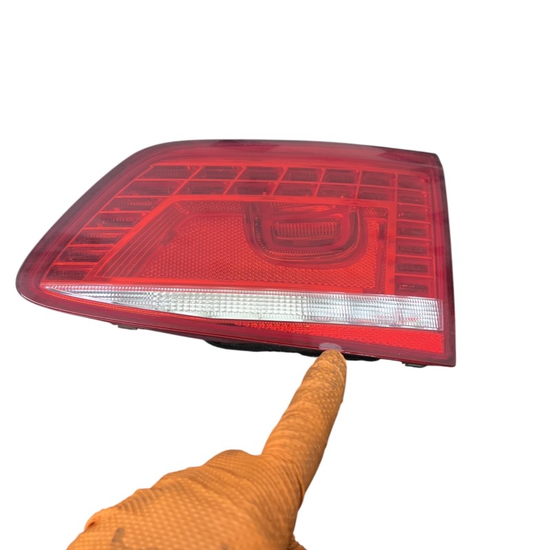 Stop dreapta haion / Volkswagen Passat B7 2014 / Caroserie, oglinzi si faruri
