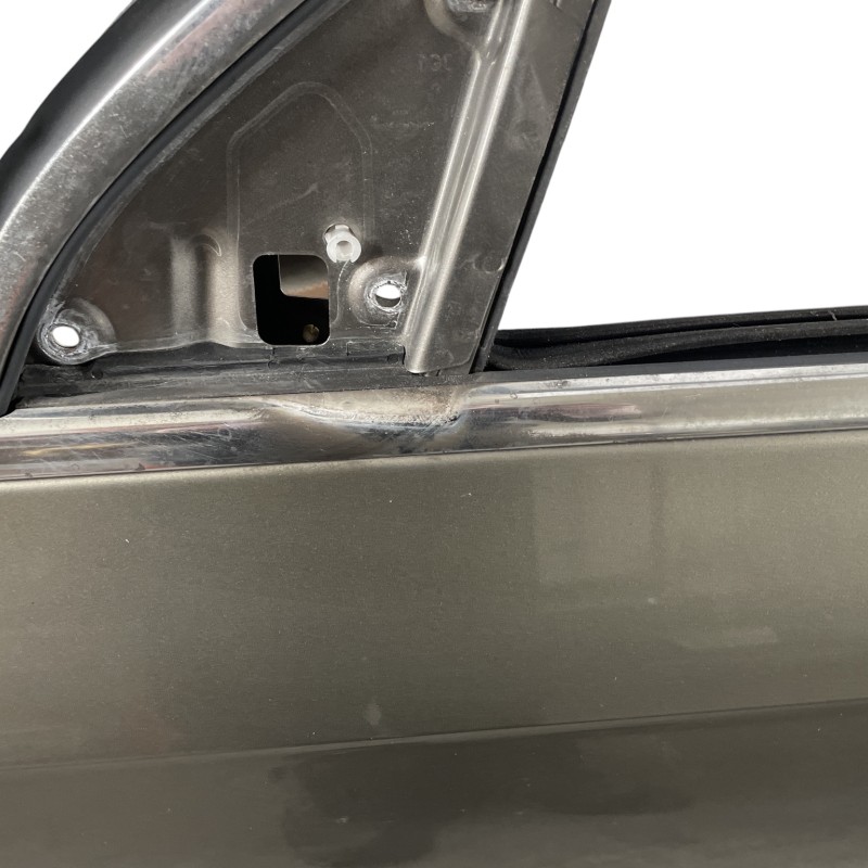 Usa stanga fata / Volkswagen Passat B7 2014 / Caroserie, oglinzi si faruri