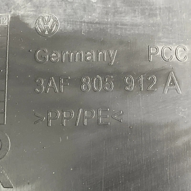 Carenaj dreapta fata mic / Volkswagen Passat B7 2014 / Caroserie, oglinzi si faruri