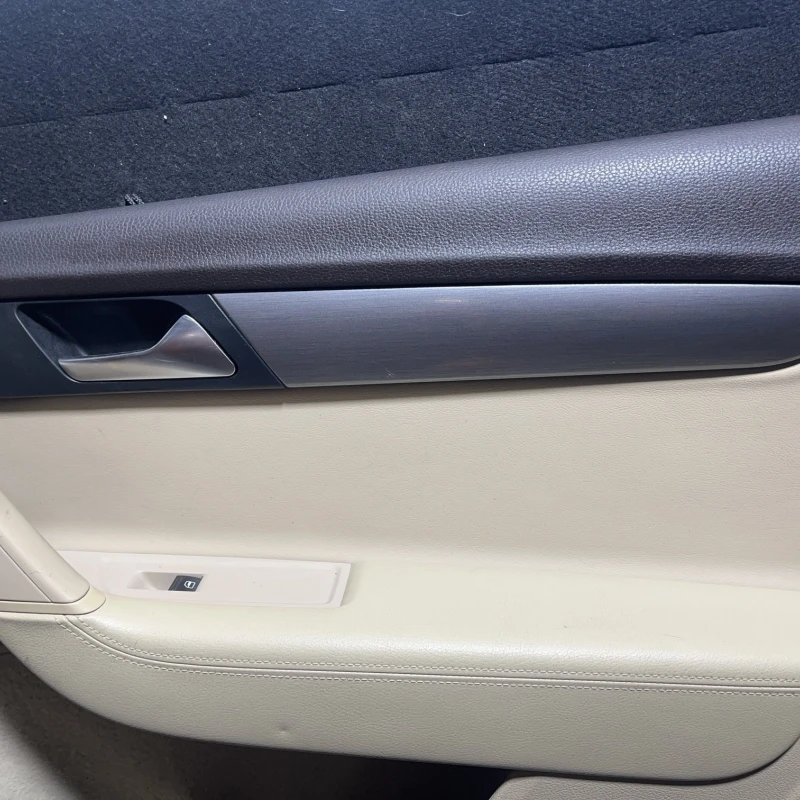 Panou tapiterie usa dreapta fata / Volkswagen Passat B7 2012 / Interior