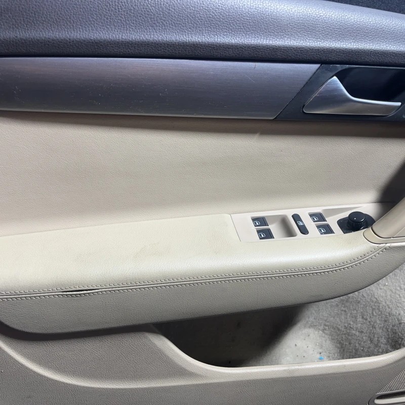 Panou tapiterie usa stanga fata / Volkswagen Passat B7 2012 / Interior