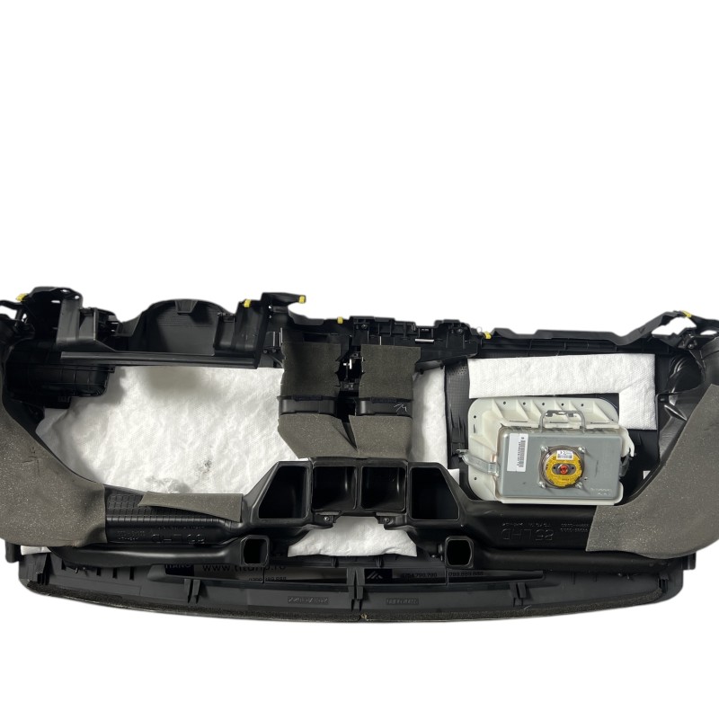 Plansa bord / Toyota Yaris XP130 facelift 2016 / Interior