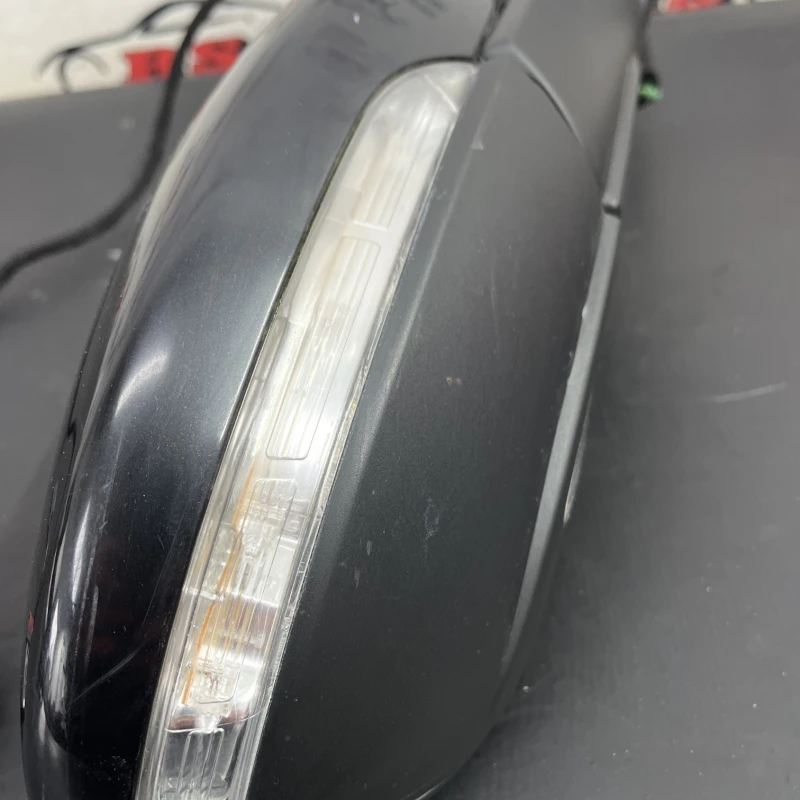 Oglinda dreapta / Volkswagen Passat B7 2012 / Caroserie, oglinzi si faruri