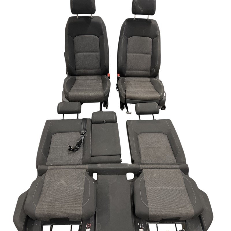 Scaune fata spate interior / Volkswagen Passat B8 2017 / Interior
