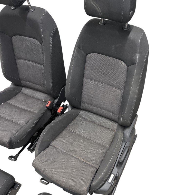 Scaune fata spate interior / Volkswagen Passat B8 2017 / Interior