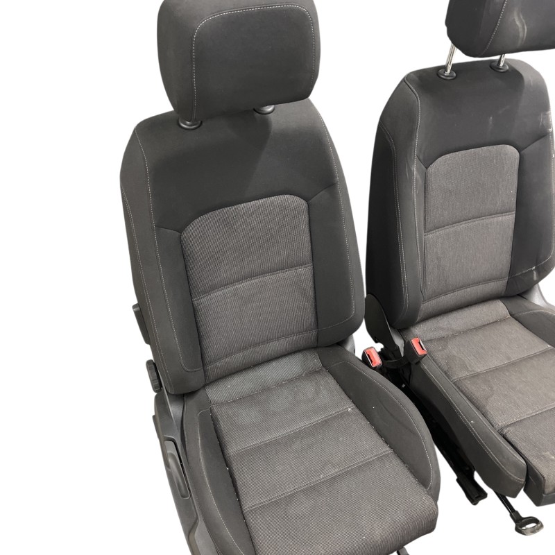 Scaune fata spate interior / Volkswagen Passat B8 2017 / Interior