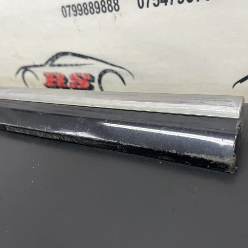 Bandou usa stanga fata / Volkswagen Passat B7 2012 / Caroserie, oglinzi si faruri