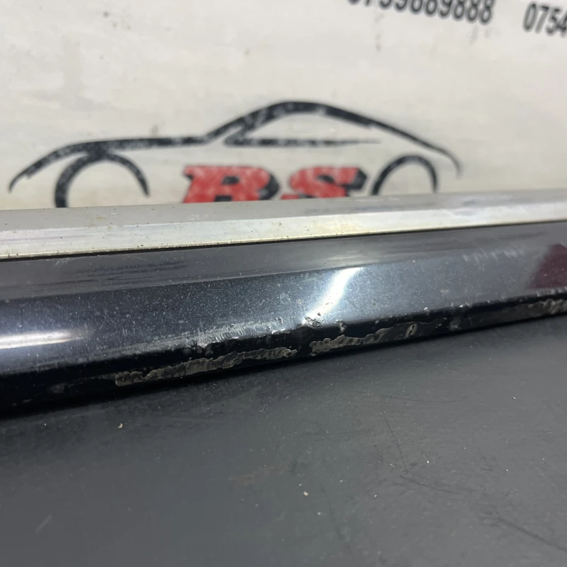 Bandou usa stanga fata / Volkswagen Passat B7 2012 / Caroserie, oglinzi si faruri