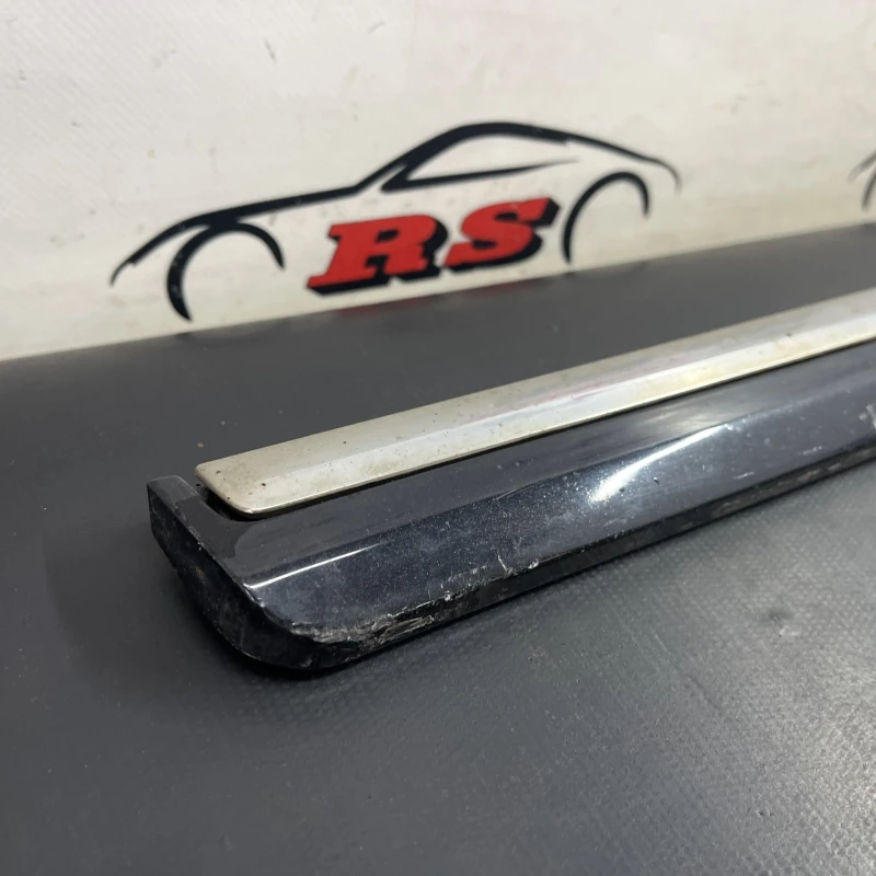 Bandou usa stanga fata / Volkswagen Passat B7 2012 / Caroserie, oglinzi si faruri