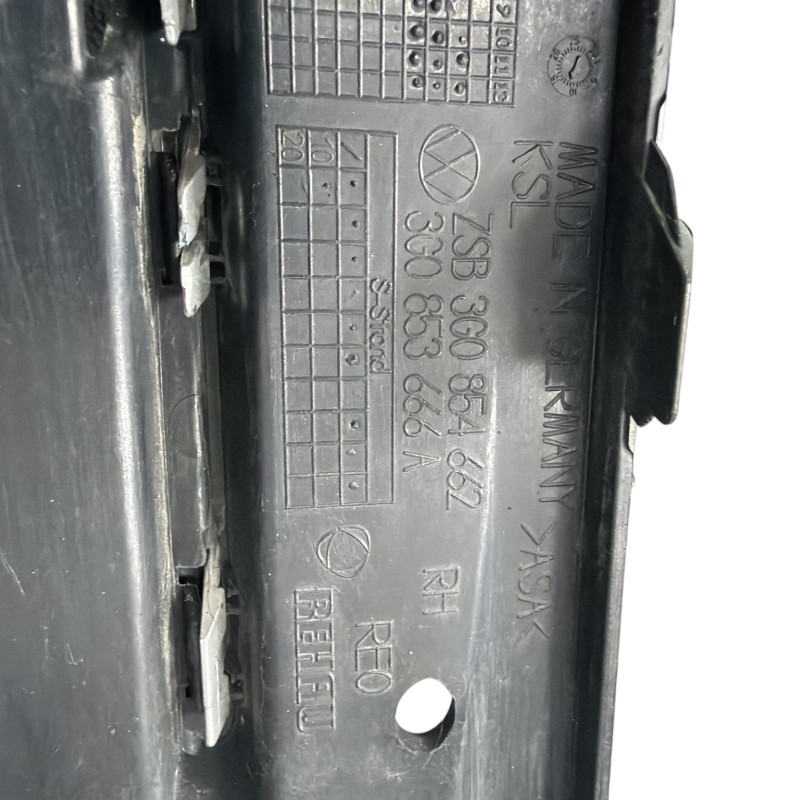 Grila proiector dreapta / Volkswagen Passat B8 2017 / Caroserie, oglinzi si faruri