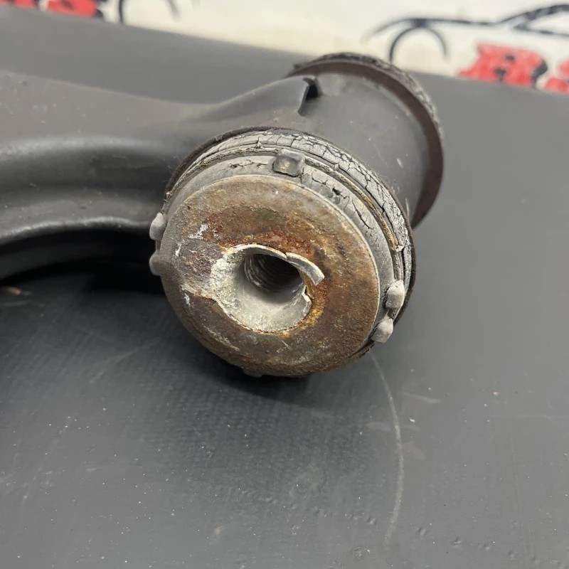 Brat inferior stanga fata / Mercedes-Benz SL R129 1993 / Directie si suspensie