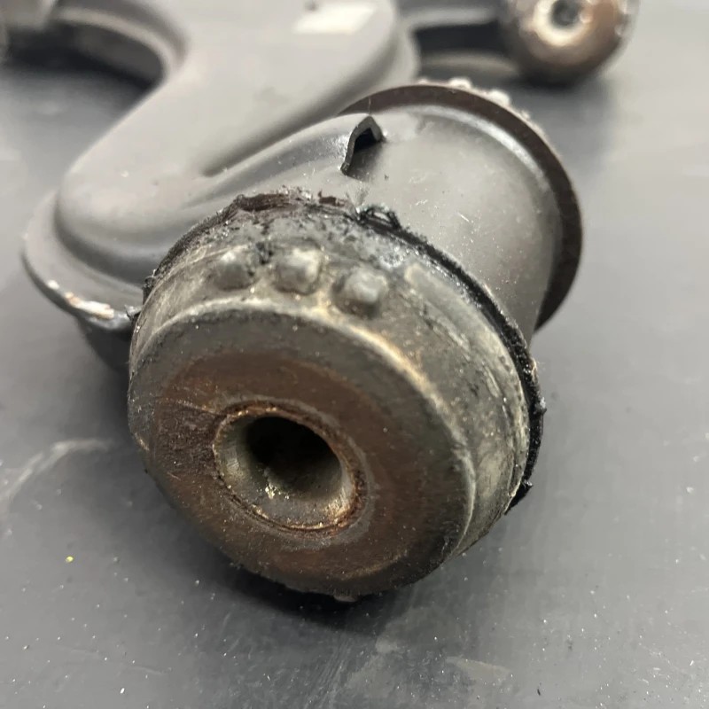Brat inferior stanga fata / Mercedes-Benz SL R129 1993 / Directie si suspensie