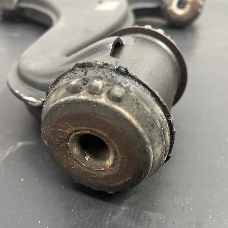 Brat inferior stanga fata / Mercedes-Benz SL R129 1992 / Directie si suspensie