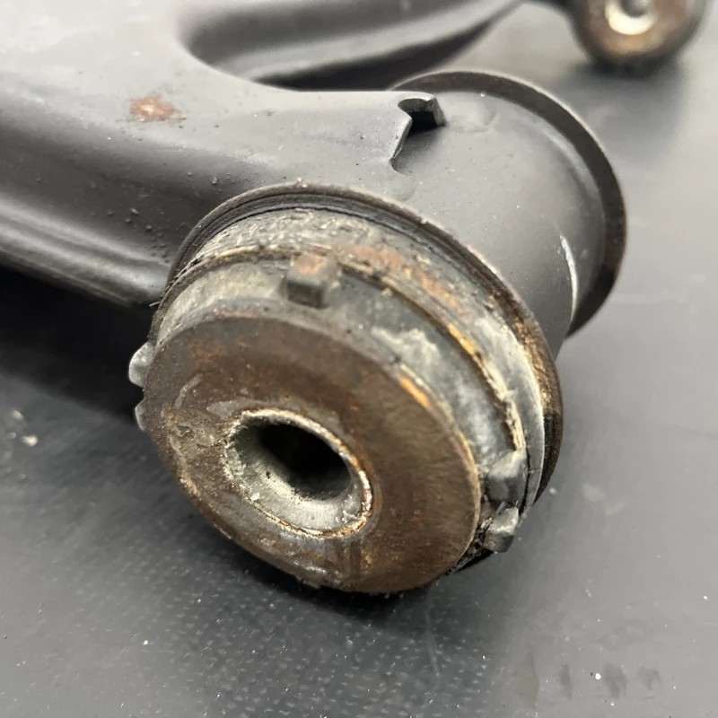 Brat inferior stanga fata / Mercedes-Benz SL R129 1993 / Directie si suspensie
