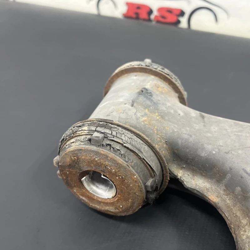 Brat inferior dreapta fata / Mercedes-Benz SL R129 1992 / Directie si suspensie