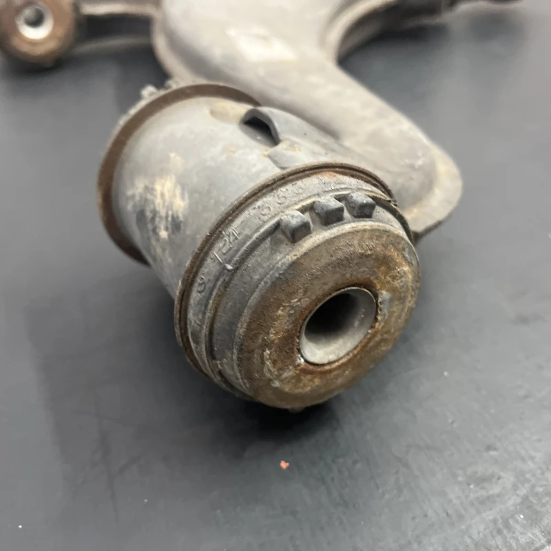 Brat inferior dreapta fata / Mercedes-Benz SL R129 1992 / Directie si suspensie