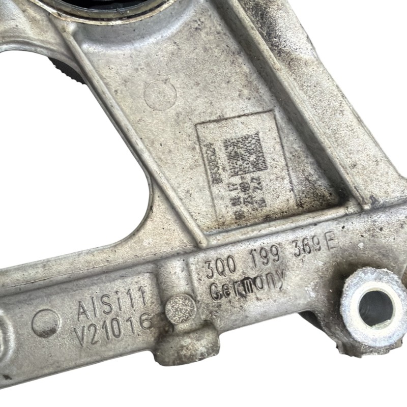 Punte fata jug suport motor / Volkswagen Passat B8 2017 / Directie si suspensie