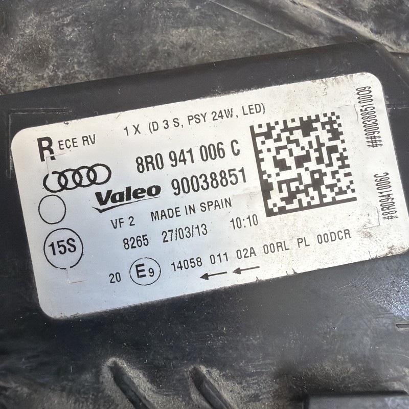 Far dreapta xenon / Audi Q5 8R 2013 / Caroserie, oglinzi si faruri