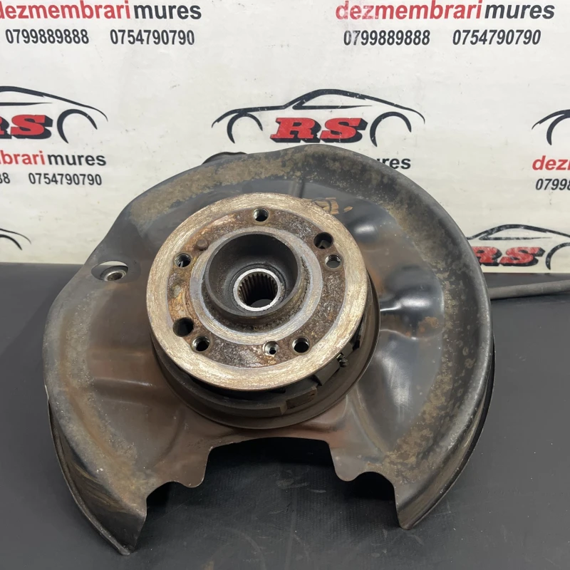 Fuzeta stanga spate Mercedes-Benz 