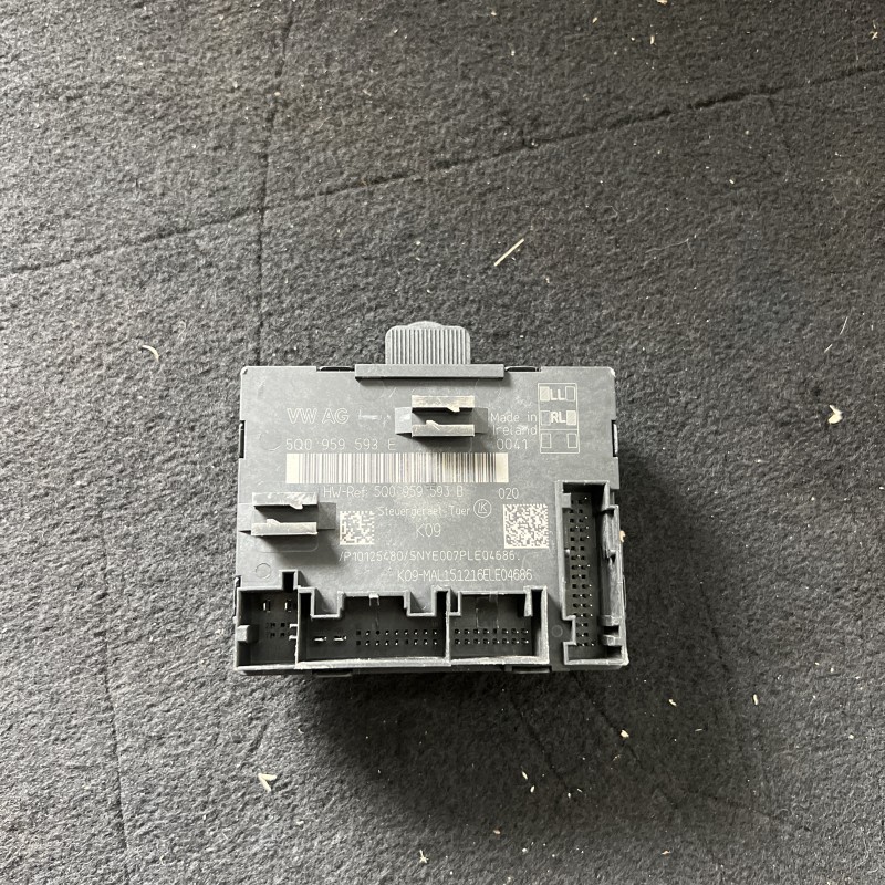Modul confort / Volkswagen Passat B8 2017 / Audio si electronice