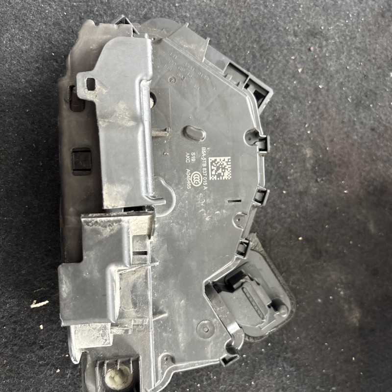 Iala broasca usa stanga fata / Volkswagen Passat B8 2017 / Caroserie, oglinzi si faruri