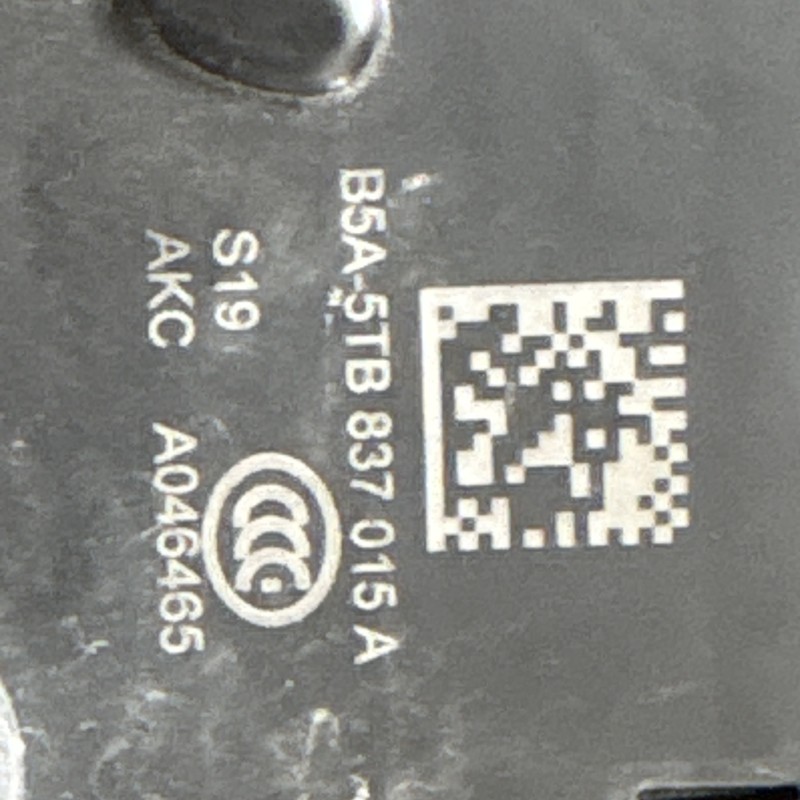 Iala broasca usa stanga fata / Volkswagen Passat B8 2017 / Caroserie, oglinzi si faruri