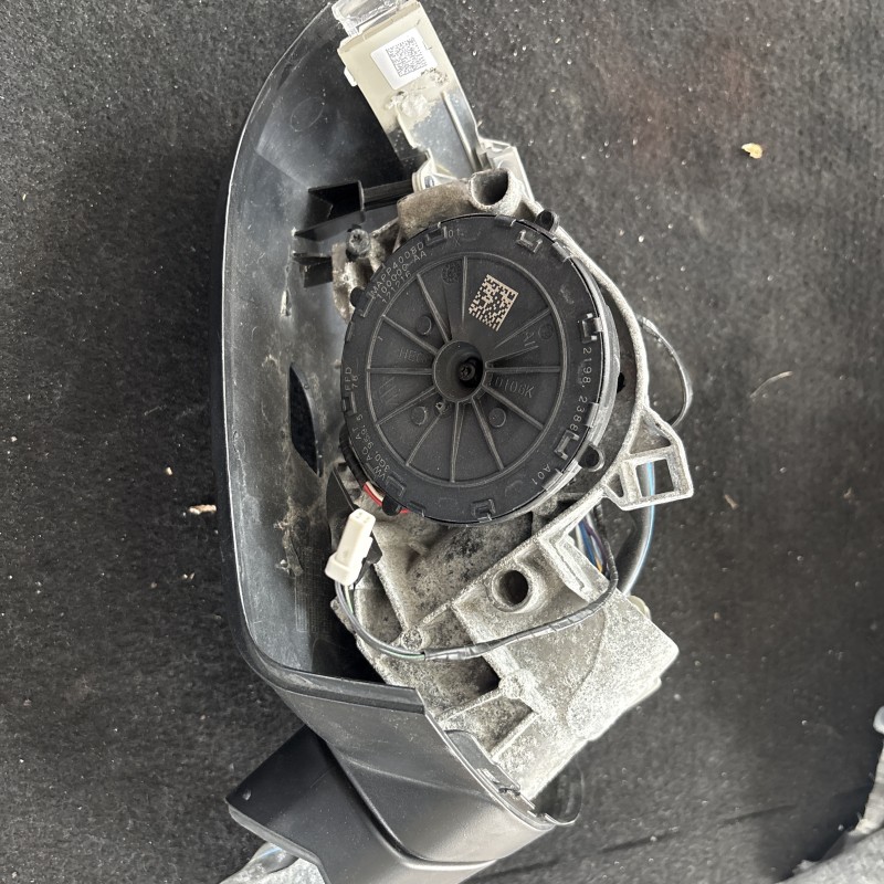Oglinda stanga / Volkswagen Passat B8 2017 / Caroserie, oglinzi si faruri