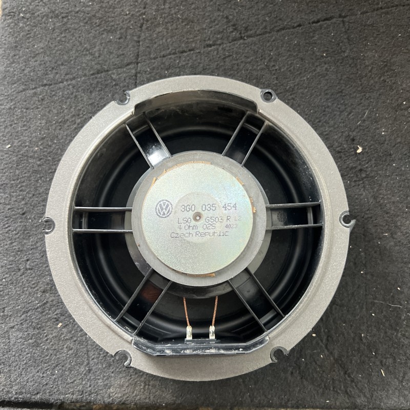 Boxa usa fata / Volkswagen Passat B8 2017 / Audio si electronice