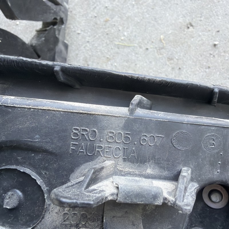 Suport far / Audi Q5 8R 2013 / Caroserie, oglinzi si faruri