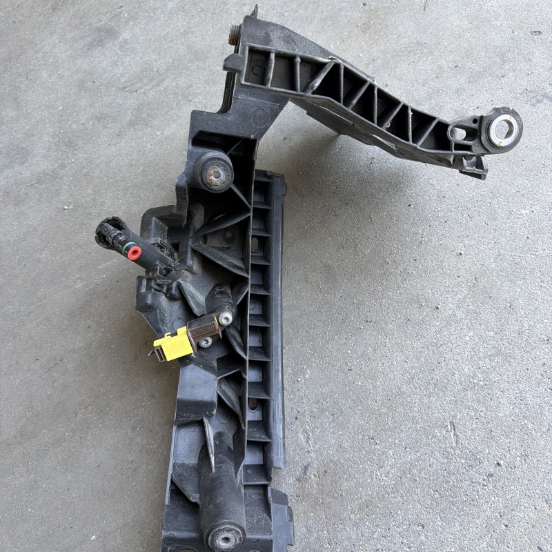 Suport far / Audi Q5 8R 2013 / Caroserie, oglinzi si faruri