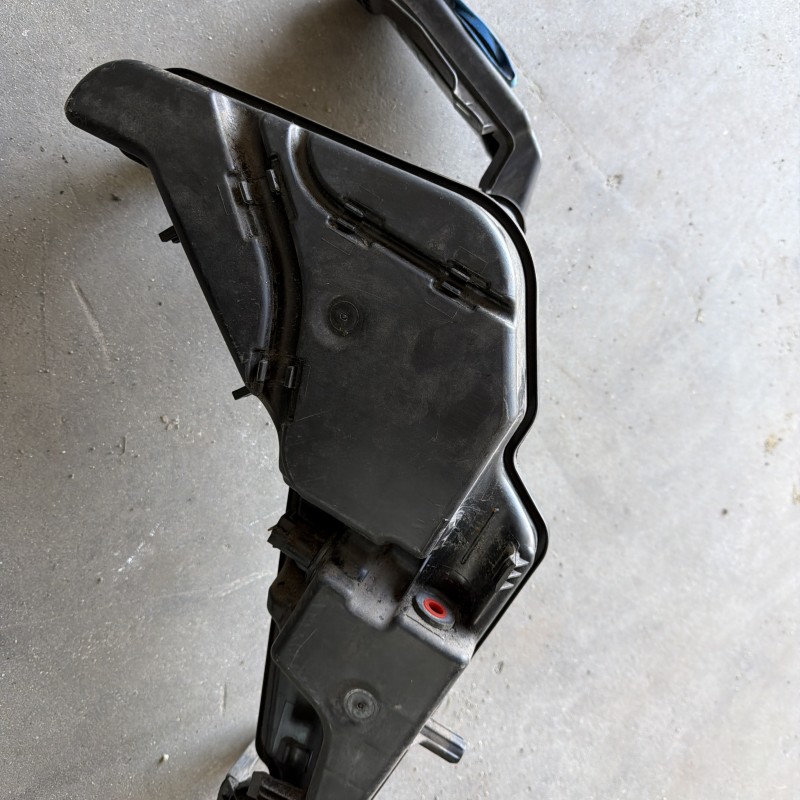 Vas lichid parbriz strop gel / Audi Q5 8R 2013 / Caroserie, oglinzi si faruri