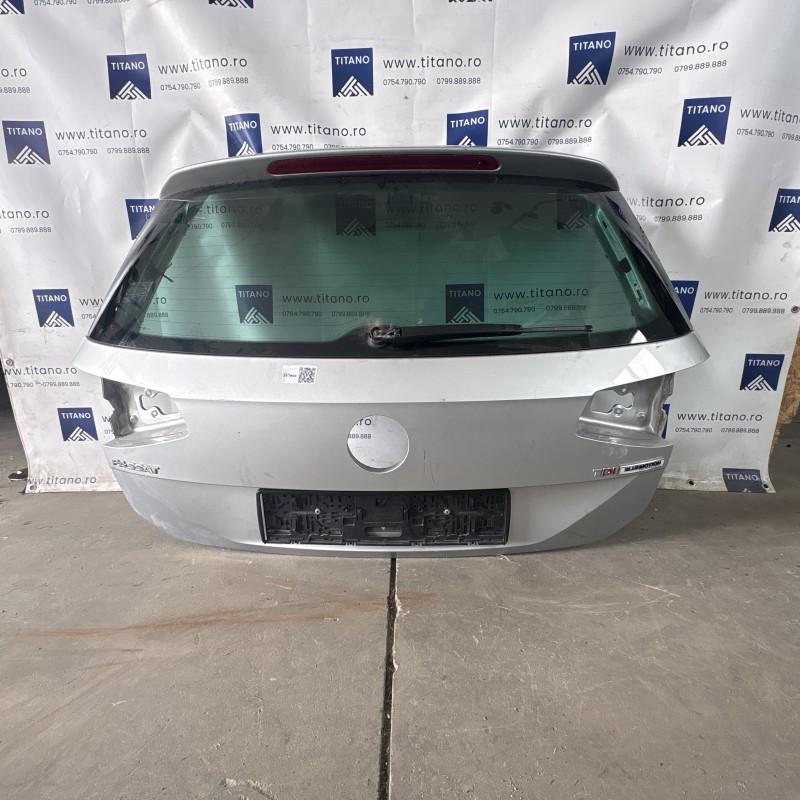 Haion / Volkswagen Passat B8 2017 / Caroserie, oglinzi si faruri