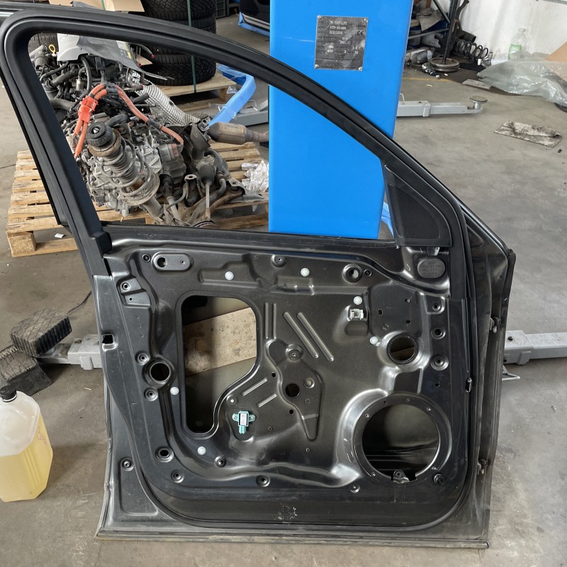 Usa stanga fata / Audi Q5 8R 2013 / Caroserie, oglinzi si faruri