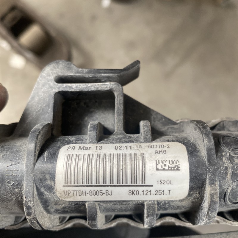 Radiator apa / Audi Q5 8R 2013 / Motor, racire si evacuare