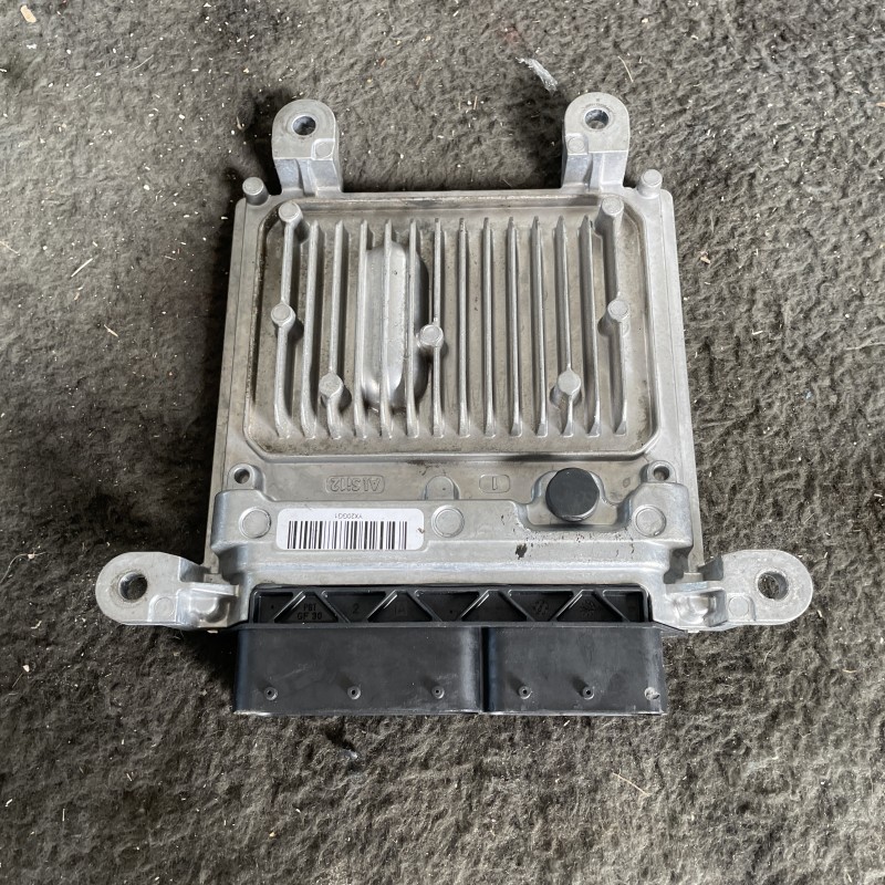 Calculator motor ecu / Mercedes-Benz C Class W204 2012 / Audio si electronice