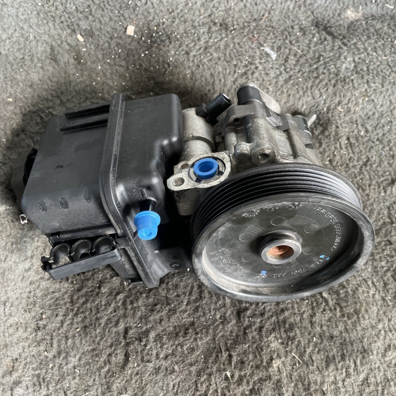 Pompa servo / Mercedes-Benz C Class W204 2012 / Directie si suspensie