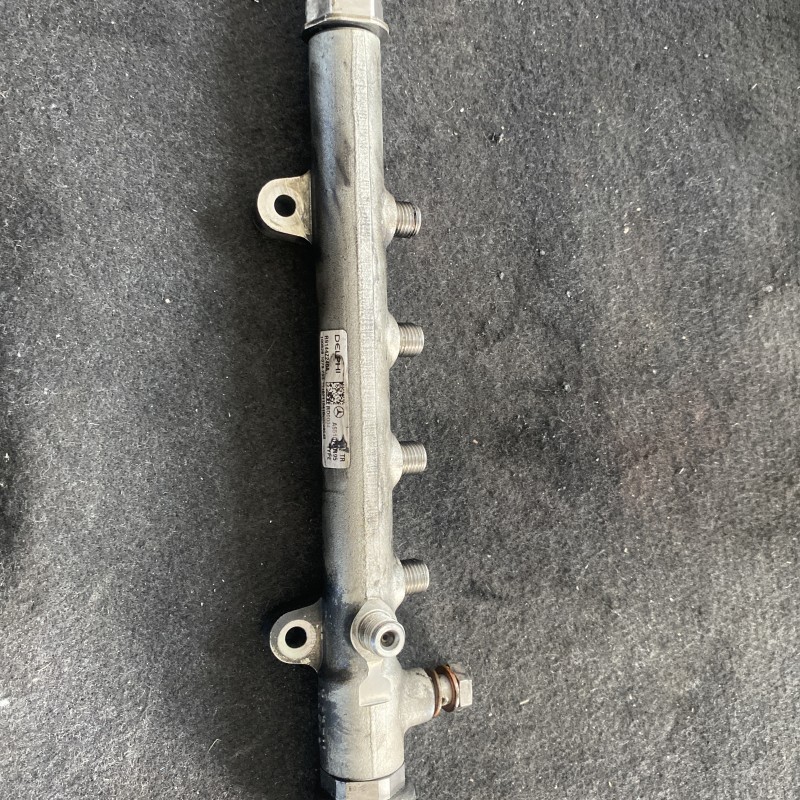 Rampa injectoare cu senzor / Mercedes-Benz C Class W204 2012 / Motor, racire si evacuare