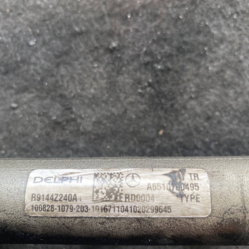 Rampa injectoare cu senzor / Mercedes-Benz C Class W204 2012 / Motor, racire si evacuare